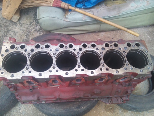 ขายเสื้อสูบฮีโน่10ล้อเครื่องP11C~UV 380แรงวิ่ง1xxxx