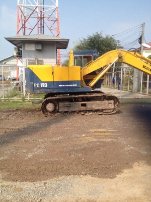 ขายkomatsu Pc100-2สภาพสวย ติดต่อคุณอ๊อฟพิจิตร086-737-9991