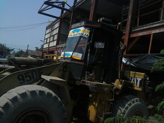 ขาย 795,000 รถตักล้อ CAT 950 F เครื่องดีเกียร์ดี ยางดีพร้อมใช้ 090-772-3710 090-772-3708