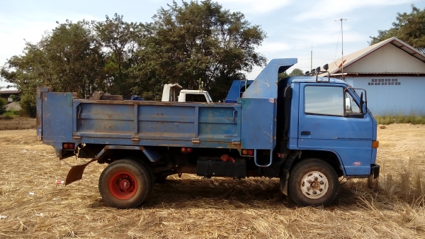 6ล้อดัมพ์ 5 คิว NPR เครื่อง4สูบ130แรง 6 เกียร์เดินหน้า  465000