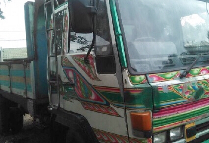 ISUZU ROCKY 175 HP HO6C หกล้อดั๊มพ์ ประกอบ กระบะดั๊มพ์มิเนียม 6 ตันความยาว 4 เมตรสภาพดีพร้อมบรรทุกได้เลย วางเครื่องยนต์ฮีโน่ แน่นดีแรงดีไม่มีเยิ้มยังไม่ลงเล่ม วางหัวเก๋งใหม่ยังไม่ลงเล่ม ภายในเก๋งสวยมากคอนโซลครบพร้อม พวงมาลัยเพาเวอร์ ระบบเบรคทริ๊ปฟี้ครบครั