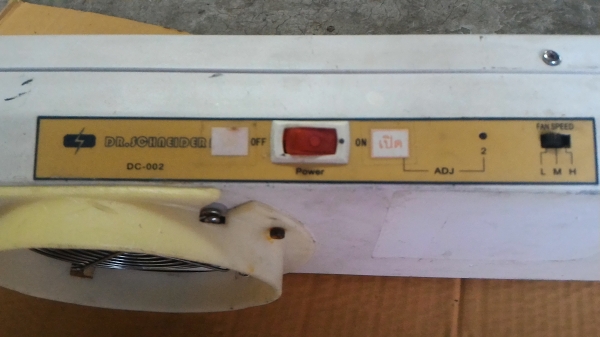 ชุดพัดลมสร้างไอออนประจุลบ ไปจับกับพวกฝุ่นละออง และสลายไฟฟ้าสถิตย์