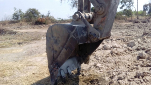 ขาย 395,000รถแบคโฮ HITACHI EX 200-2 ใส่เมก้าปั่ม เอวแน่น เฟรมสวย โซ่อ่อนเครื่องดีปั้มแรงไม่โหลด 090-772-3710 090-772-3708 ขาย 395,000รถแบคโฮ HITACHI EX 200-2 ใส่เมก้าปั่ม เอวแน่น เฟรมสวย โซ่อ่อนเครื่องดีปั้มแรงไม่โหลด 090-772-3710 090-772-3708