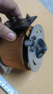 ชุดหม้อแปลงปรับแรงดันไฟไฟฟ้า จาก 0 - 220 V. หมุนปรับได้ตามต้องการนำไปใช้ได้หลายงาน