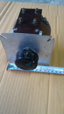 ชุดหม้อแปลงปรับแรงดันไฟไฟฟ้า จาก 0 - 220 V. หมุนปรับได้ตามต้องการนำไปใช้ได้หลายงาน