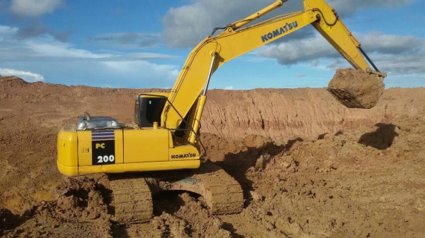 Komatsu PC200-7 ไมล์ชม.15,000 สภาพสวยค่ะ