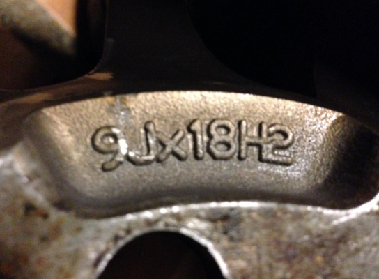 ล้อ ADVAN racing ขอบ18 5รู114 หน้า 8 นิ้ว ET+20 หลัง 9 นิ้ว ET+20 พร้อมยางปี13 ดอกเต็มๆ ใช้กันยาว ราคาเร้าใจ