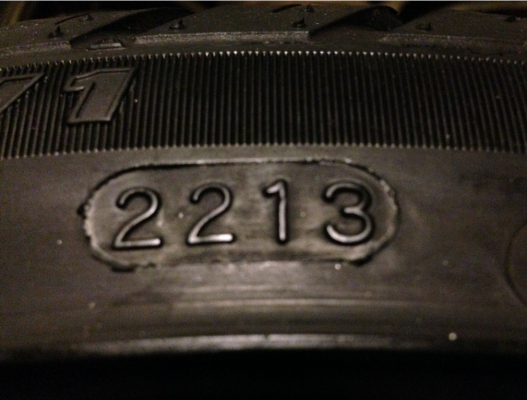 ล้อ ADVAN racing ขอบ18 5รู114 หน้า 8 นิ้ว ET+20 หลัง 9 นิ้ว ET+20 พร้อมยางปี13 ดอกเต็มๆ ใช้กันยาว ราคาเร้าใจ