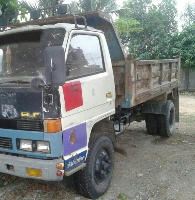 หกล้อ อีซูซุ NPR57Lเครือง4BC2-100ดั้มสามมิต 5คิว ช่วงล่างใหญ่ หน้าFหลังF สภาพดีเดิมๆพร้อมใช้ ทะเบียนพร้อมโอน