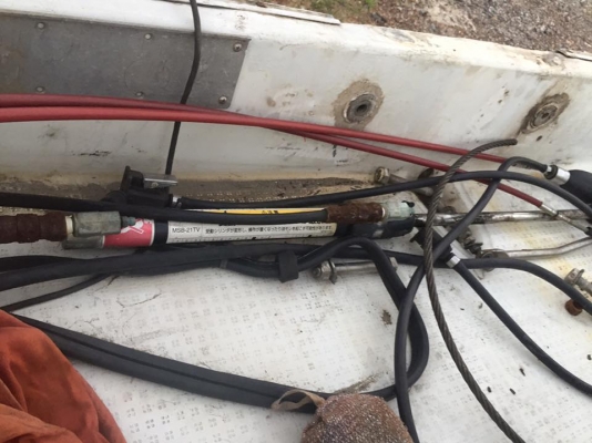 เรือ UF 20 เครื่อง 50 โฟ