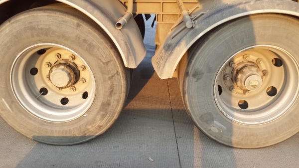 ขายหางเทรนเลอร์ตู้แห้ง มีลิฟหลังสภาพพร้อมใช้ยาว12.5เมตรราคาเบาๆโทร0856842587