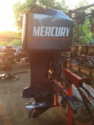ขายเครื่องเมอร์คิวรี่ 225แรง 2จังหวะ สวยๆพร้อมใช้งานเป็นเครื่องประมูลมาจากโรงบาลตากสินครับมาทดลองดูก่อนครับ ขาย 120000 บาทครับ
