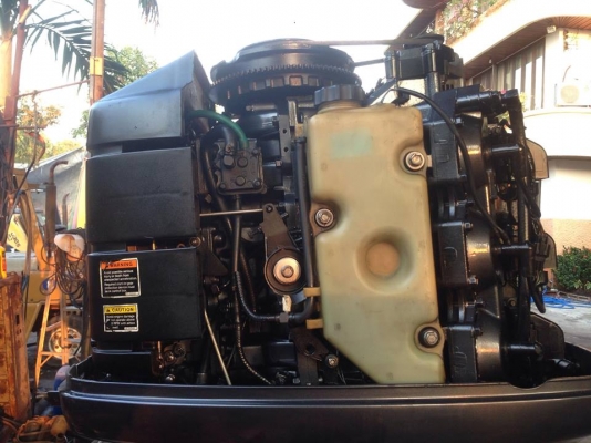 ขายเครื่องเมอร์คิวรี่ 225แรง 2จังหวะ สวยๆพร้อมใช้งานเป็นเครื่องประมูลมาจากโรงบาลตากสินครับมาทดลองดูก่อนครับ ขาย 120000 บาทครับ