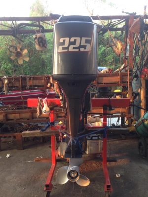 ขายเครื่องเมอร์คิวรี่ 225แรง 2จังหวะ สวยๆพร้อมใช้งานเป็นเครื่องประมูลมาจากโรงบาลตากสินครับมาทดลองดูก่อนครับ ขาย 120000 บาทครับ