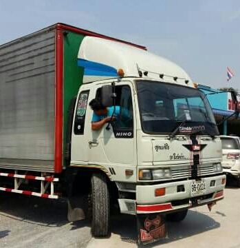 หกล้อ ฮีโน่ สิงห์ไฮเท็ค195 บรรทุกตู้ ยาว7.20ม สภาพดีสวยเดิมๆพร้อมใช้งาน ทะเบียนพร้อมโอน หกล้อ ฮีโน่ สิงห์ไฮเท็ค195 บรรทุกตู้ ยาว7.20ม สภาพดีสวยเดิมๆพร้อมใช้งาน ทะเบียนพร้อมโอน