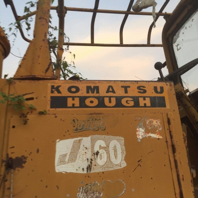 ขายด่วนครับ รถตัก 4ล้อยาง KOMATSU HOUGH JH6O รถใช้งานได้ครับ