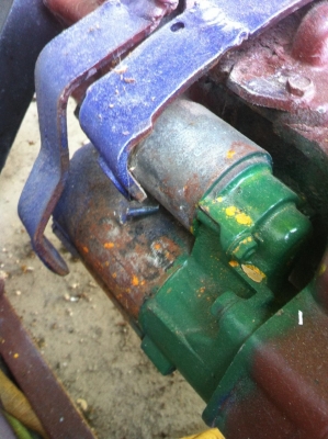 ขายเครื่องพร้อมแท่นชุดเกียร์ หางตี