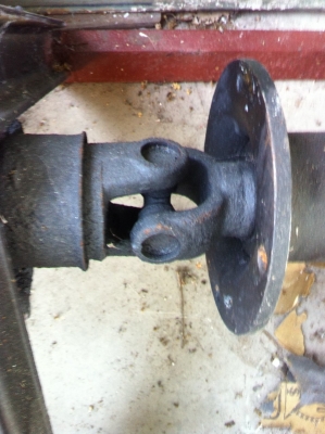 ขายเครื่องพร้อมแท่นชุดเกียร์ หางตี