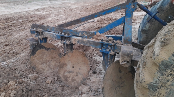 ผาน3x26"   รถไถใหญ่