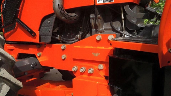 ขายรถไถ Kubota M7040 (4WD) พร้อมดันหน้า ผานบุกเบิก รถสวย พร้อมใช้งานครับ