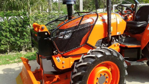 ขายรถไถ Kubota M7040 (4WD) พร้อมดันหน้า ผานบุกเบิก รถสวย พร้อมใช้งานครับ