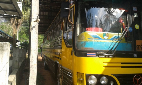 ขายรถบัสพัดลม BENZ 210 แรงม้า ยาว 12 เมตร เครื่องหน้า 64 ที่นั่ง เครื่องเสียงพร้อม ราคา 400000