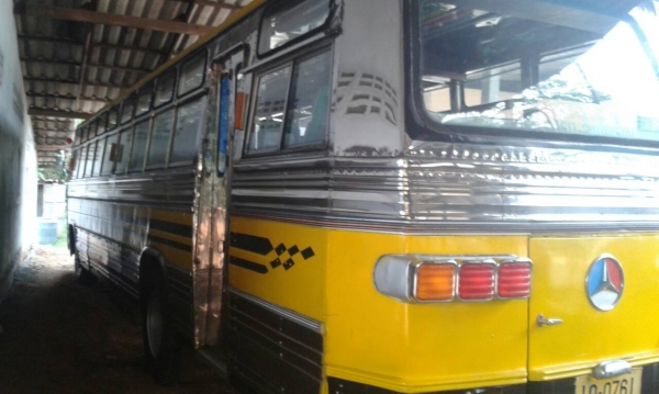 ขายรถบัสพัดลม BENZ 210 แรงม้า ยาว 12 เมตร เครื่องหน้า 64 ที่นั่ง เครื่องเสียงพร้อม ราคา 400000 ขายรถบัสพัดลม BENZ 210 แรงม้า ยาว 12 เมตร เครื่องหน้า 64 ที่นั่ง เครื่องเสียงพร้อม ราคา 400000