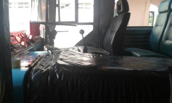 ขายรถบัสพัดลม BENZ 210 แรงม้า ยาว 12 เมตร เครื่องหน้า 64 ที่นั่ง เครื่องเสียงพร้อม ราคา 400000 ขายรถบัสพัดลม BENZ 210 แรงม้า ยาว 12 เมตร เครื่องหน้า 64 ที่นั่ง เครื่องเสียงพร้อม ราคา 400000