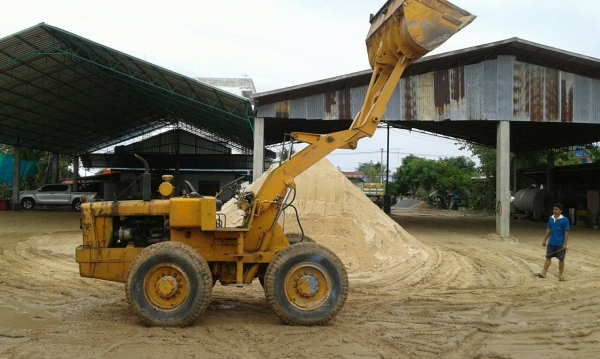 ขาย350000บาท รถตักJH30B สภาพดีพร้อมใช้งาน