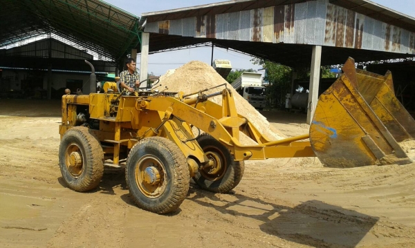 ขาย350000บาท รถตักJH30B สภาพดีพร้อมใช้งาน