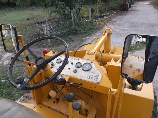 ขายรถตัก TCM 820 เครี่อง เกียร์เก่าญี่ปุ่น ทำสีใหม่ สวยมาก