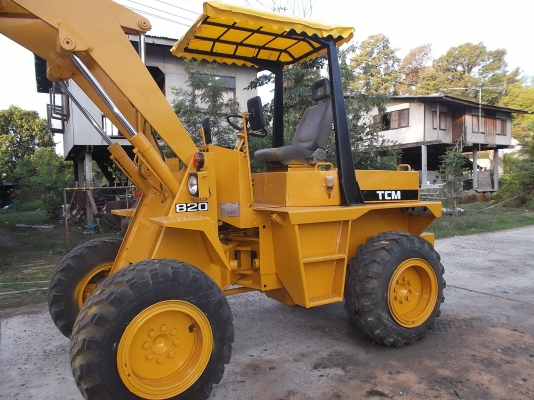 ขายรถตัก TCM 820 เครี่อง เกียร์เก่าญี่ปุ่น ทำสีใหม่ สวยมาก