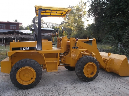 ขายรถตัก TCM 820 เครี่อง เกียร์เก่าญี่ปุ่น ทำสีใหม่ สวยมาก