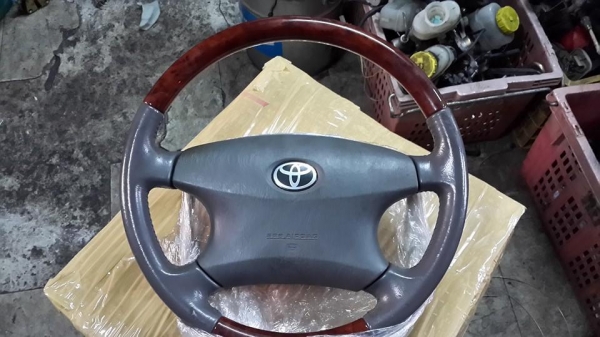 พวงมาลัย Toyota สภาพสวยสินค้าจากตู้ญี่ปุ่น