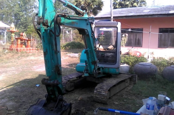 ขายแม็คโค โคมัสสุpc40 รุ่น7 มีเก๋งพร้อมไลน์หัวเจอะ โซ่ใหม่ รถพร้อมทำงาน 560,000บาท