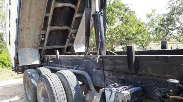 ขายกระบะดั้ม ยกลงจากHINO อุปกรณ์ครบ เกียร์ฝากZM ราคา89,000 สนใจโทร 090-8588220คุณนะ 093-3258446คุณบิว หรือเข้าดูสินค้าอื่นๆได้ที่ www.truck.in.th/498 หรือเพจFacebook ณรงค์ ซื้อขายรถมือสอง (เว็บไซต์ส่วนตัว) หรือFacebook คุณนะ รถบรรทุก