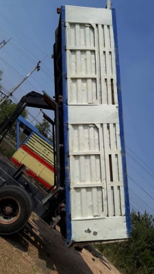 ขายกระบะดั้ม ยกลงจากHINO อุปกรณ์ครบ เกียร์ฝากZM ราคา89,000 สนใจโทร 090-8588220คุณนะ 093-3258446คุณบิว หรือเข้าดูสินค้าอื่นๆได้ที่ www.truck.in.th/498 หรือเพจFacebook ณรงค์ ซื้อขายรถมือสอง (เว็บไซต์ส่วนตัว) หรือFacebook คุณนะ รถบรรทุก