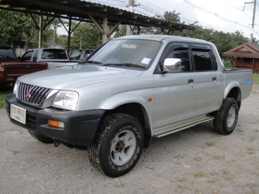 4WD ปี2001 เครื่องดี2.8 ขับดี เกืยปกติ 165000฿ Tel 086-269-1888 หรือ 086-474-7394 คานหน้าเดิม สีบาง คัชชีสวยมาก