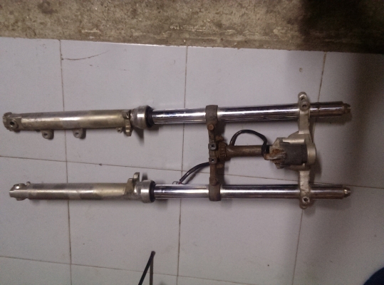 ขายโช๊คหน้ YAMAHA VR.150 สภาพดีพร้อมใช้งาน