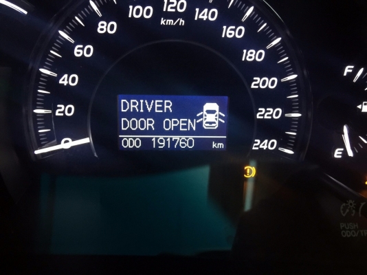 2011 TOYOTA CAMRY 2.4HYBRID สีขาว 2011 TOYOTA CAMRY 2.4HYBRID สีขาว