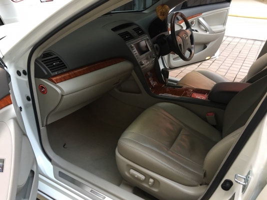 2011 TOYOTA CAMRY 2.4HYBRID สีขาว 2011 TOYOTA CAMRY 2.4HYBRID สีขาว