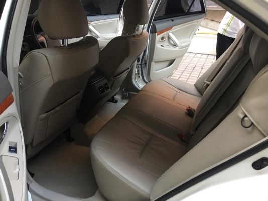 2011 TOYOTA CAMRY 2.4HYBRID สีขาว 2011 TOYOTA CAMRY 2.4HYBRID สีขาว