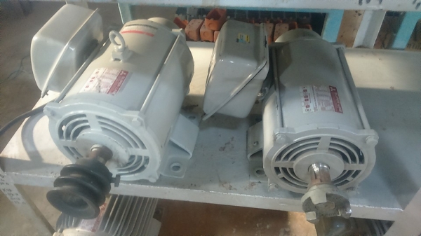 ขายมอเตอร์ 3 HP /2 HP มือสอง สภาพพร้อมใช่ 220 V.