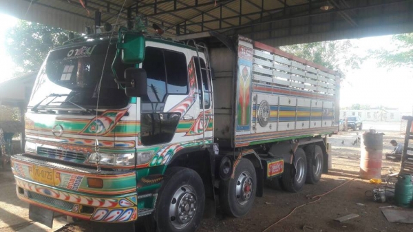 FM 2 K  สมอทองปี 44 เครื่อง 260 K 13 D  กระบะบีเนียม 12 ล้อมีระบบลาก ยางเต็ม