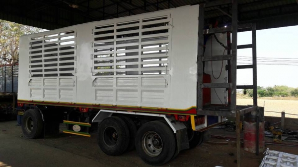 ลูกพ่วง 3 คานแท้  ยาว 7 เมตร - คอกสูง 1.90 เมตร ไม่ดั้ม  บริษัท เจ.พี.เอ็น อินดัสตรี้ จำกัด  สภาพพร้อมใช้