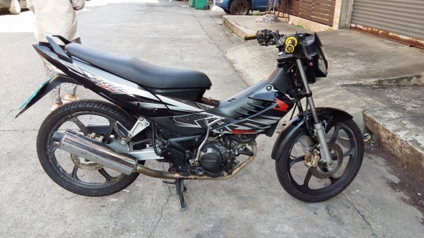 Sonic ปี 47 สตาร์ทเท้า กุญแจสองชั้น เครื่องเดิม มีเล่ม เอกสารพร้อมโทร. 02-9165022,099-0812001