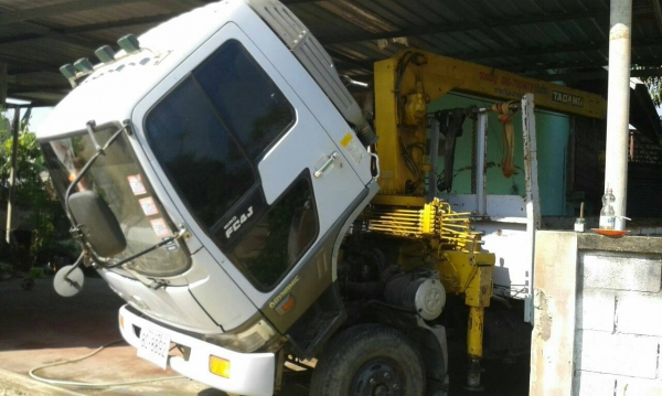 รถบรรทุก 6 ล้อ HINO ติดเครน ปีจดทะเบียน 2540 140 แรงม้า