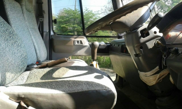 รถบรรทุก 6 ล้อ HINO ติดเครน ปีจดทะเบียน 2540 140 แรงม้า