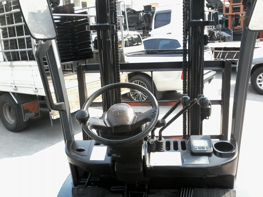 ขายรถยก TOYOTA-8FD25ขนาด2.5ตัน ชนิดเครื่องยนต์ดีเซล สภาพสวยๆ