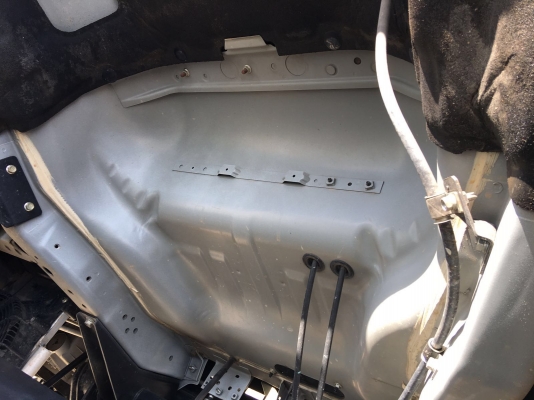 รถอีซูซุ 6 ล้อดั้ม FRR 210 แรงม้า  ปี 56.  ( รถวิ่ง 8x,xxx กม. )     สนใจติดต่อ  081 - 6079515